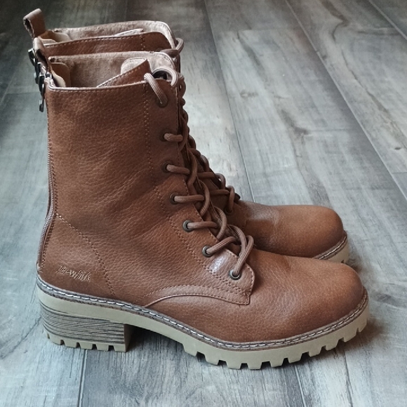 Blowfish Malibu Shoes - Stylish Tan Lace-Up Boots for Women